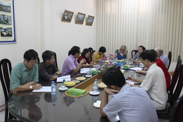 Viện Kinh tế và Quản lý thủy lợi làm việc với các chuyên gia của Ôx-trây-li-a