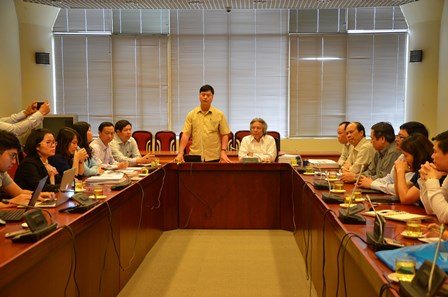 “Lò sản xuất tiến sĩ” họp báo nóng