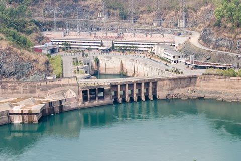 Hòa Bình: Thiếu nước sản xuất, hàng chục ha ruộng bỏ không