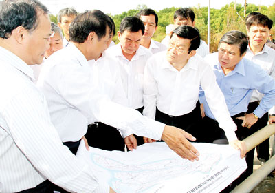 Chủ tịch nước Trương Tấn Sang kiểm tra tình hình phòng chống tác động nước biển dâng